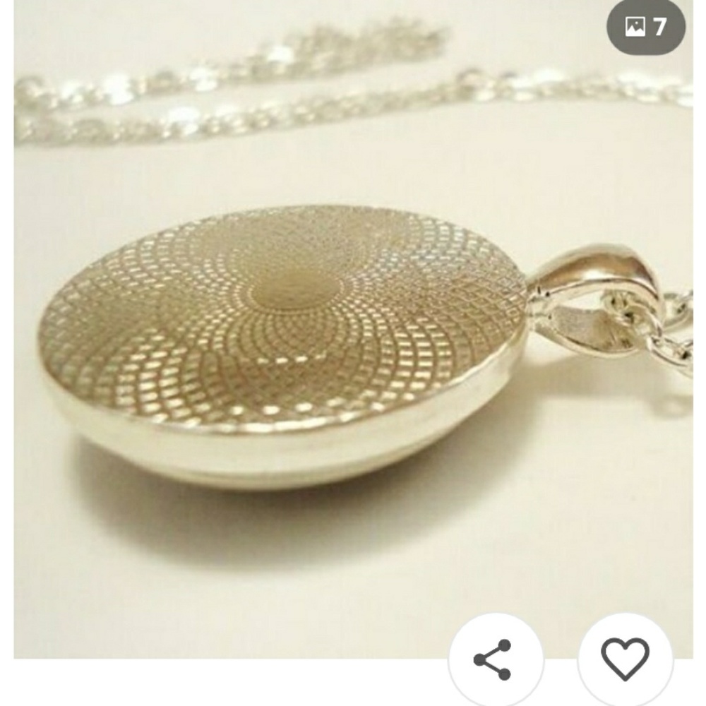 Necklace - Picture 2 of 3